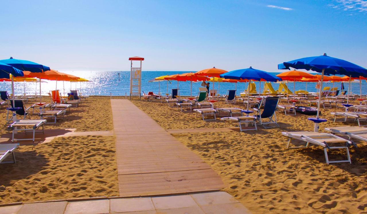 Holiday Village Lignano Sabbiadoro Exterior foto